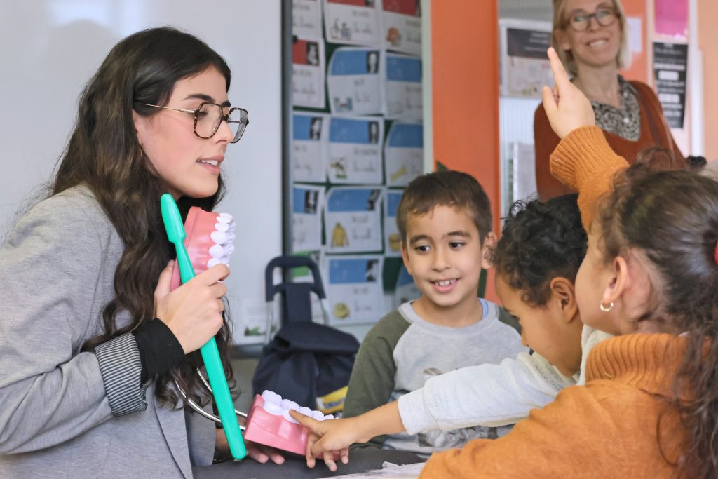 étudiante-odontologie-sensibilise-CP